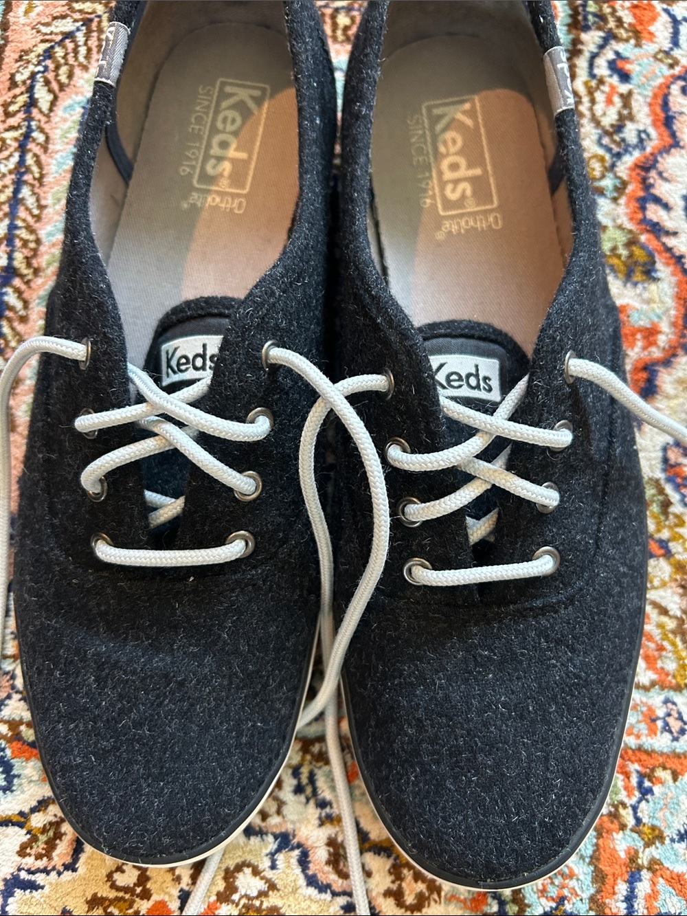 👟 Keds Women’s Charcoal Black Wool Felt Lace-Up Sneakers - Size 8